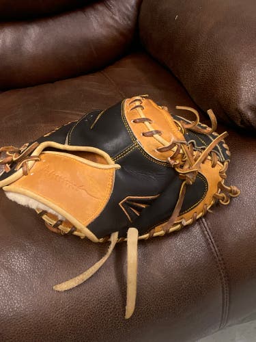 2022 Easton Professional Series 33.5" Catcher's Glove