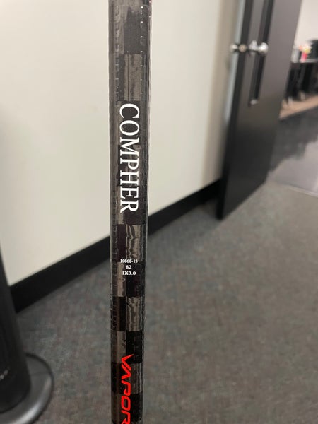Senior Used Right Handed Bauer Vapor FlyLite Hockey Stick P92M Pro Stock