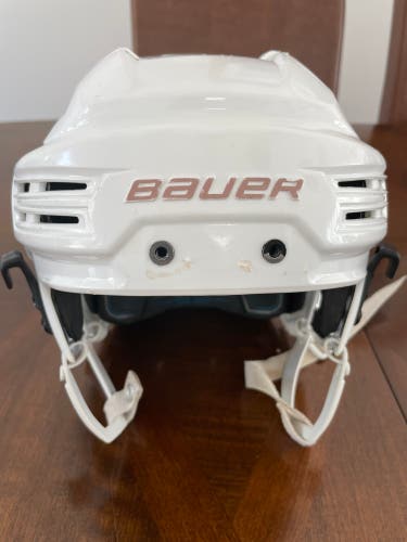 Used Medium Bauer Re-Akt 200 Helmet