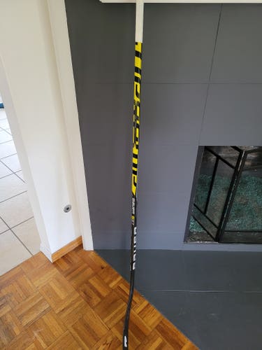 Used Junior Bauer Right Handed Supreme S37 Hockey Stick P92