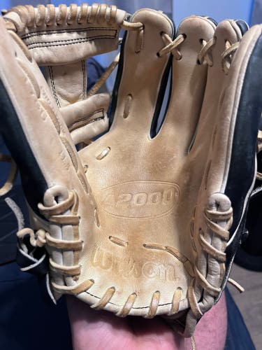 Infield 11.5" A2000 1786 Baseball Glove