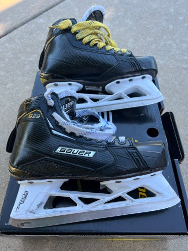 Used Bauer Regular Width  Size 4.5 Supreme S29 Hockey Goalie Skates