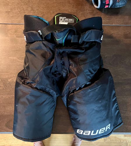 Junior Large Bauer Hockey Pants