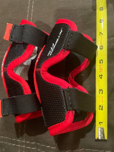 CCM JetSpeed Youth Hockey Elbow Pads