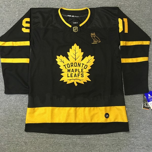 Justin Bieber collabs with the Toronto Maple Leafs on a weird reversible  jersey