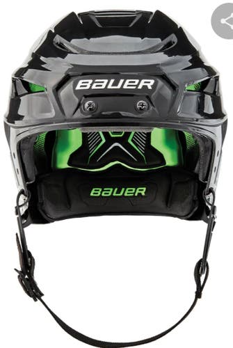 Used senior small/Medium Bauer Hyperlite Helmet