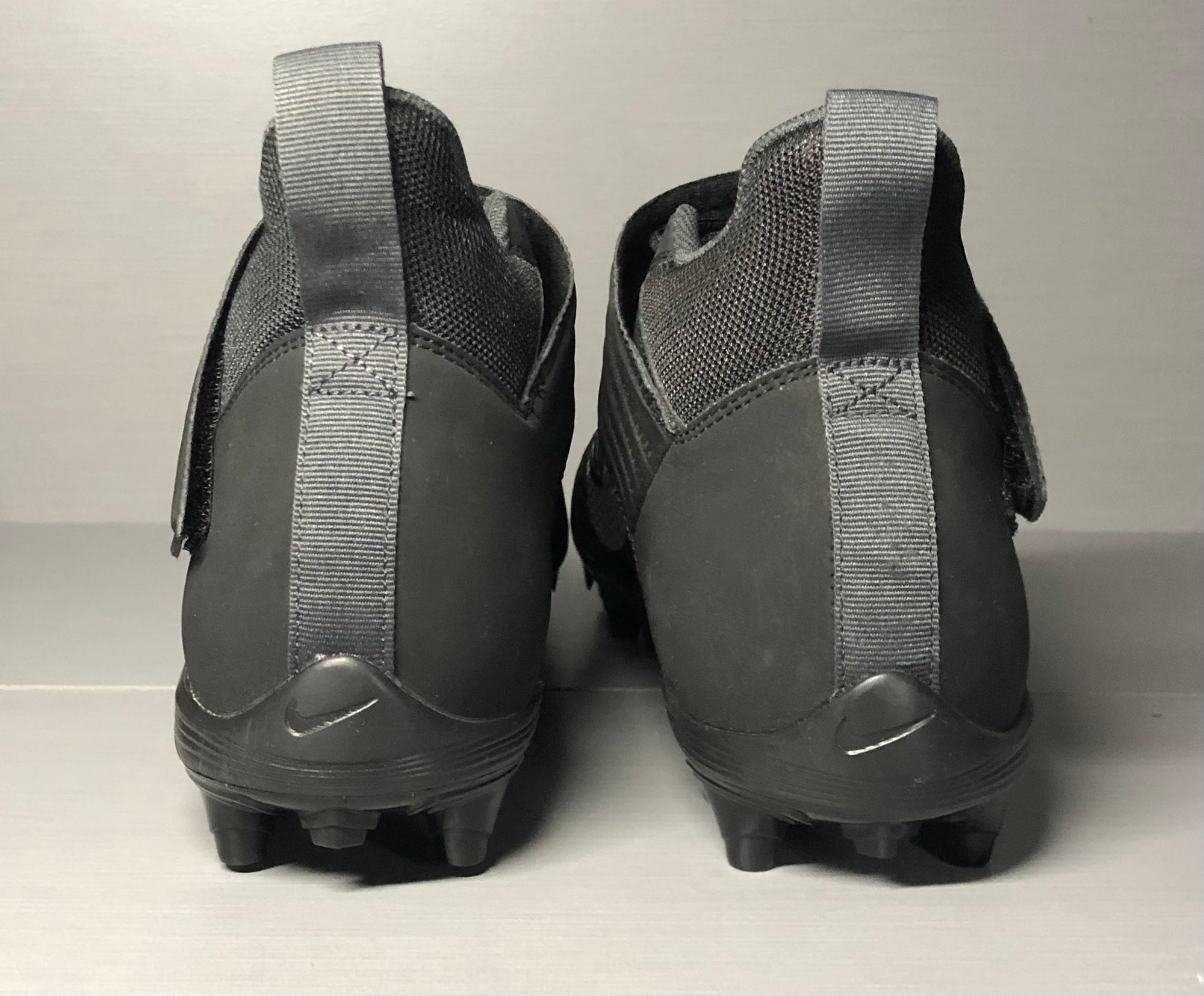 nike men's alpha menace varsity mid football cleats