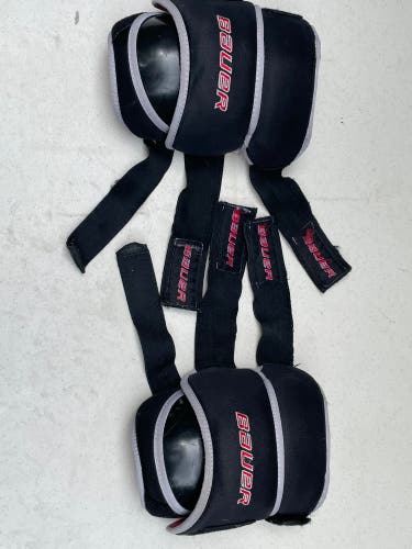 Bauer  Jr Goalie Knee Pads