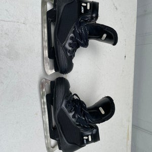 Used CCM Regular Width  Size 4.5 Tacks 452 Hockey Goalie Skates