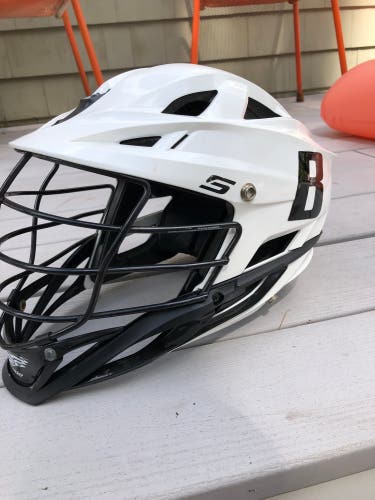 Player's Cascade S Helmet