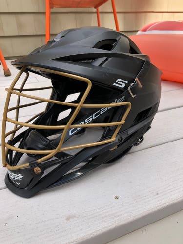 Player's Cascade S Helmet