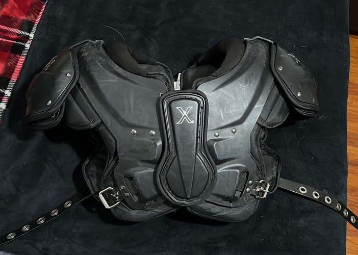 Xenith Velocity Shoulder Pads