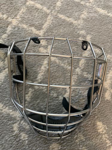 Medium Bauer Profile III Facemask