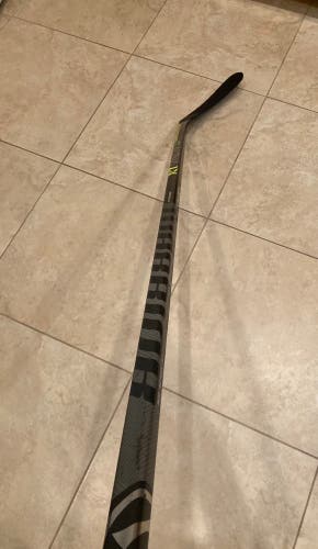 Intermediate Right Handed W03  Alpha LX Pro Hockey Stick
