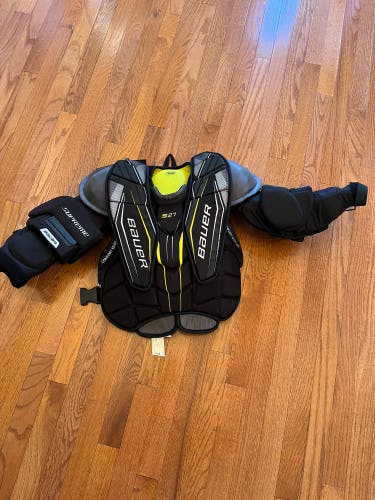 Used Large Bauer Supreme S27 Goalie Chest Protector