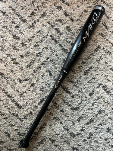 Easton Mako Beast HARD TO FIND!! RARE SIZE !! (-11) 17 oz 28" HOT BAT!!