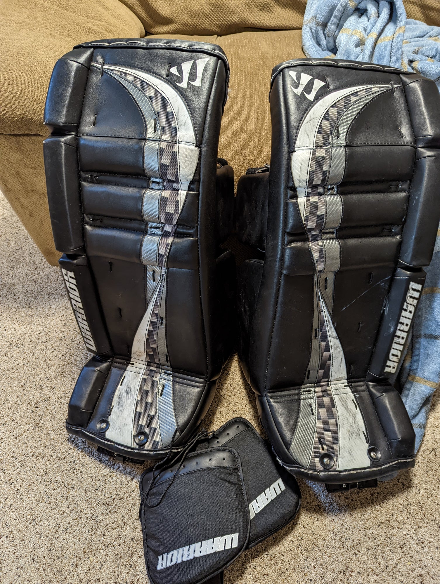 Used 29" Warrior Swagger Goalie Leg Pads SidelineSwap
