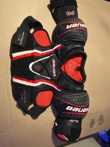 Junior Large Bauer Vapor X40 Shoulder Pads