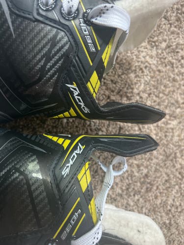 Used CCM Regular Width  Size 4.5 Tacks 4092 Hockey Skates