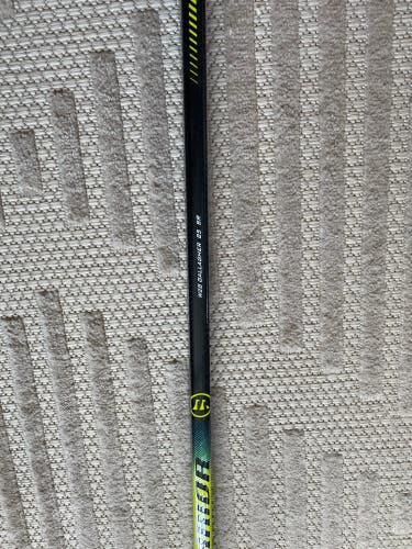 Senior Left Hand W28 Alpha DX Hockey Stick
