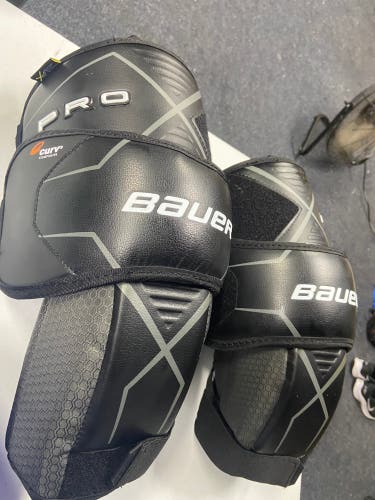 Bauer pro Goalie knee guards Sr.