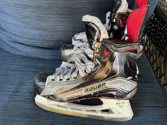 Used Bauer Regular Width Size 4.5 Vapor 1X Hockey Skates