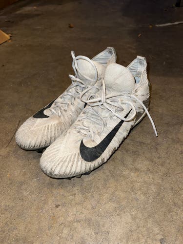 Men's Molded Cleats High Top Alpha Menace Pro