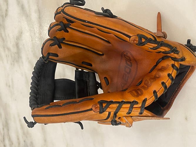 Used Right Hand Throw Wilson Infield A2000 1786 Baseball Glove 11.5"
