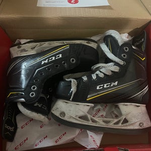 Junior Used CCM Tacks Classic Pro+ Hockey Skates Regular Width Size 2.5