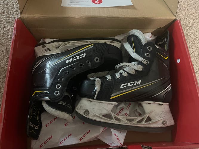 Junior Used CCM Tacks Classic Pro+ Hockey Skates Regular Width Size 2.5