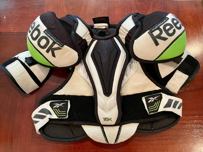 Senior Small Reebok  16K Shoulder Pads