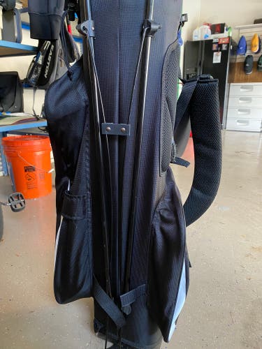 Izzo Golf Bag - GREAT CONDITION & CLEAN!!