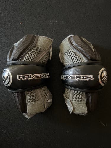 Used Extra Large Maverik Rome Arm Pads