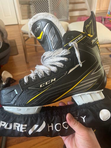 Used CCM Regular Width Size 9.5 Tacks Hockey Skates