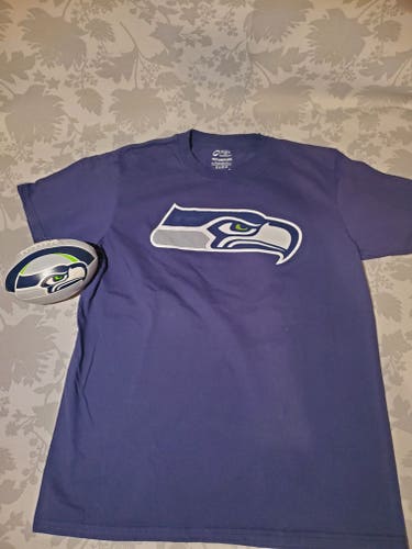 Seattle Seahawks Youth Logo Navy T-Shirt XL (18/20) and Mini Football