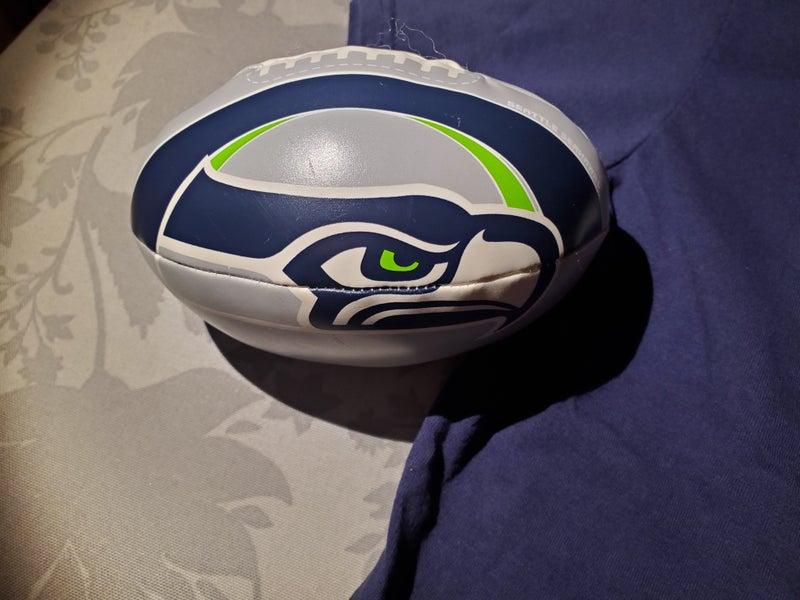 Seattle Seahawks Youth Logo Navy T-Shirt XL (18/20) and Mini Football ...