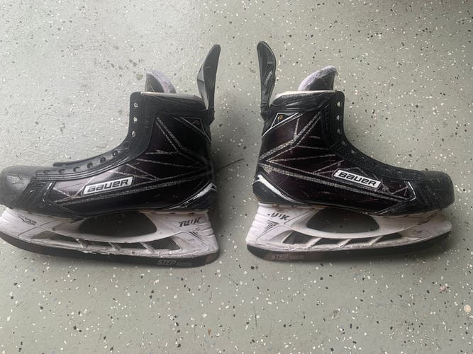Used Bauer Regular Width Size 10 Supreme 1S Hockey Skates