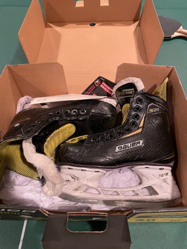 Youth Used Bauer Supreme S29 Hockey Skates Regular Width Size 3