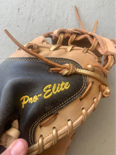 Right Hand Throw 32" CM3000XSBT Catcher's Glove