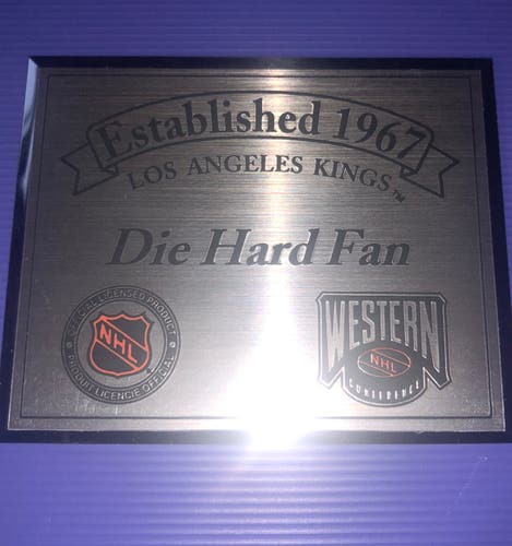 NEW LOS ANGELES KINGS PLAQUE 3'' X 2 1/2 ''