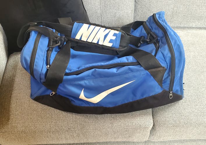 NIKE DUFFEL BAG