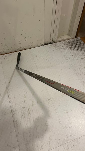 Senior Right Handed P92 Vapor Hyperlite Hockey Stick *READ DESCRIPTION*