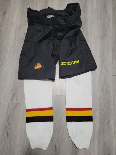 Canucks mod. CCM PP90 shell with socks