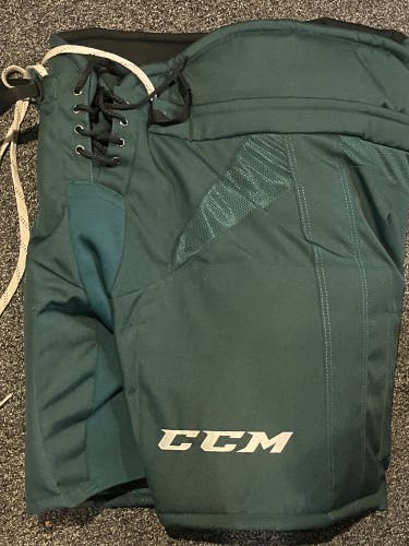 CCM Hockey Pants senior large green.