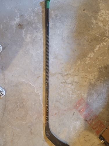 Used Intermediate Warrior Right Handed Covert QRE SL Hockey Stick