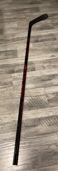 New! 75 Flex Right Handed P28 Jetspeed FT4 Pro Hockey Stick