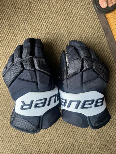 Hockey gloves 2s Pro Bauer Gloves and 19k ccm elbow-pads combo