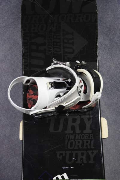 MORROW FURY SNOWBOARD SIZE 154 CM WITH RIDE LARGE BINDINGS