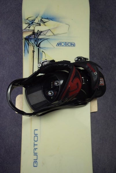 BURTON MOTION SNOWBOARD SIZE 146 CM WITH BURTON MEDIUM BINDINGS