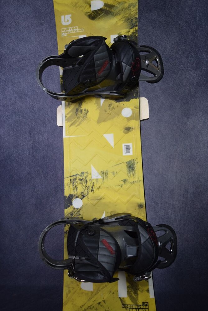 BURTON PROGRESSION SNOWBOARD SIZE 147 CM WITH BURTON MEDIUM